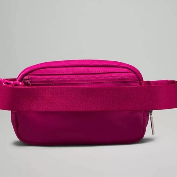 Lululemon Everywhere Belt Bag 1L in Wild Berry - Picture 3 of 10